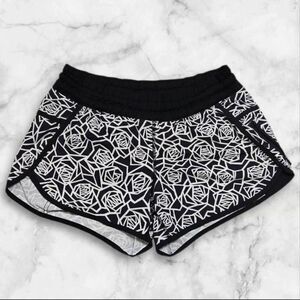 Lululemon Size 6 Floral Tracker Shorts